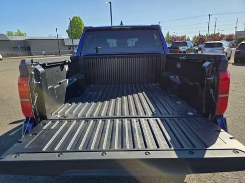 Used 2024 Toyota Tacoma TRD Sport AWD/4WD image 13