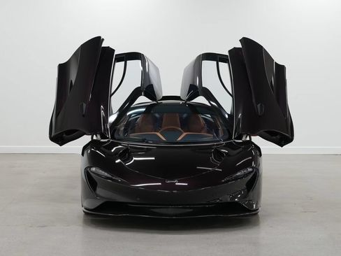 Used 2020 McLaren Speedtail RWD image 50
