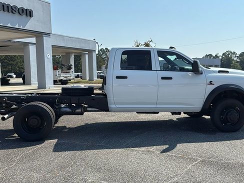 New 2026 RAM 4500 Tradesman image 9