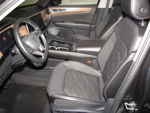 Used 2024 Volkswagen Atlas SE FWD image 10