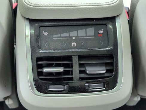 Used 2020 Volvo XC90 T6 Momentum w/ Protection Package Premier AWD/4WD image 22