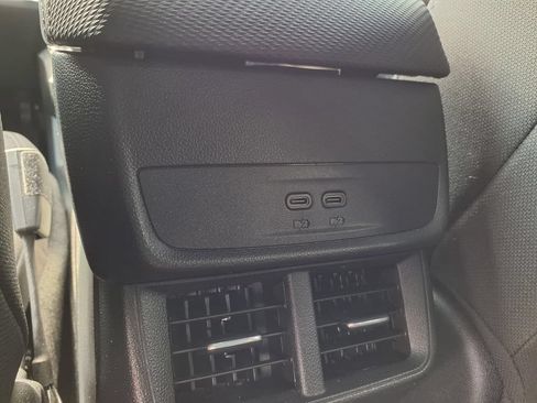 Used 2026 Chevrolet Equinox LT AWD/4WD image 21