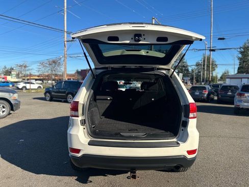 Used 2011 Jeep Grand Cherokee Laredo AWD/4WD image 9