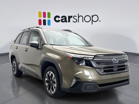Used 2025 Subaru Forester Premium AWD/4WD image 7