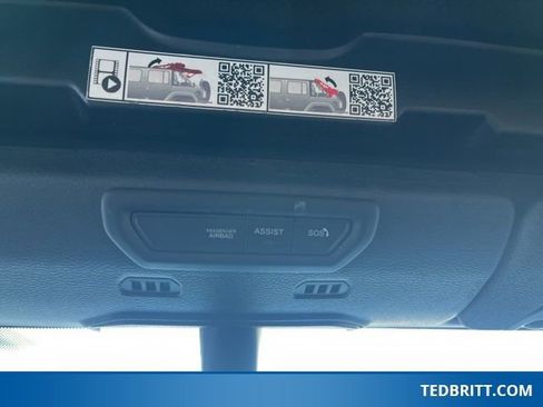 Used 2022 Jeep Wrangler Unlimited Rubicon w/ Cold Weather Group image 38