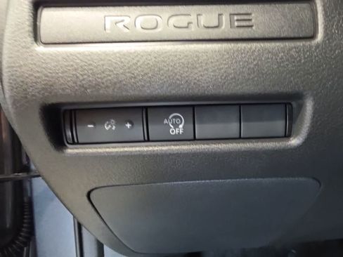 Used 2024 Nissan Rogue S AWD/4WD image 16