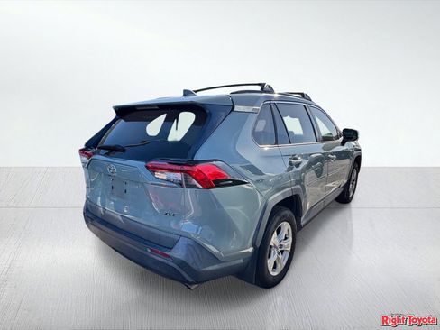 Used 2020 Toyota RAV4 XLE w/ Convenience Package FWD image 4