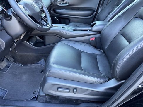 Used 2019 Honda HR-V Touring image 14