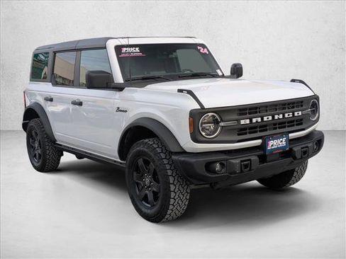 Used 2024 Ford Bronco Black Diamond image 3