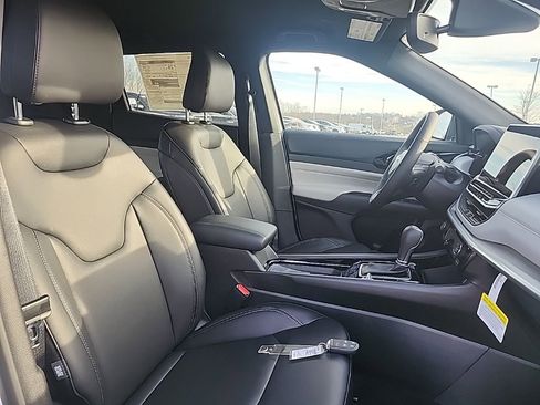 New 2026 Jeep Compass Limited image 11