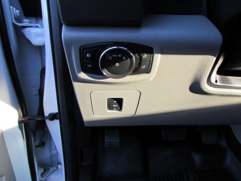 Used 2016 Ford F150 XLT w/ Equipment Group 302A Luxury image 17