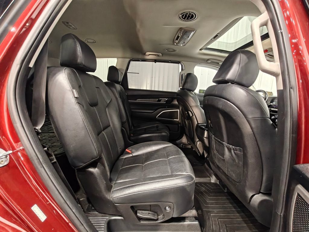 Used 2023 Kia Telluride EX w/ EX Captain's Chair Package AWD/4WD image 25