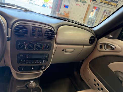 Used 2005 Chrysler PT Cruiser Touring image 15