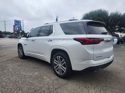 Used 2023 Chevrolet Traverse High Country FWD image 4