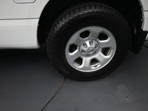 Used 2019 Nissan Titan S image 17