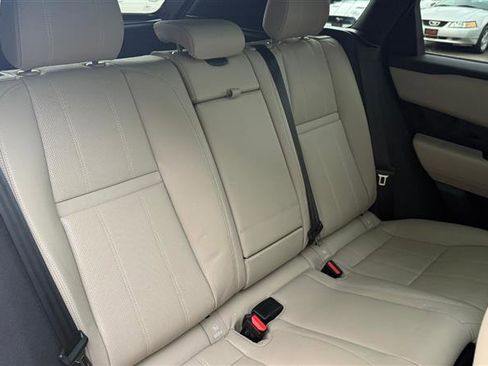 Used 2018 Land Rover Range Rover Velar R-Dynamic SE image 14