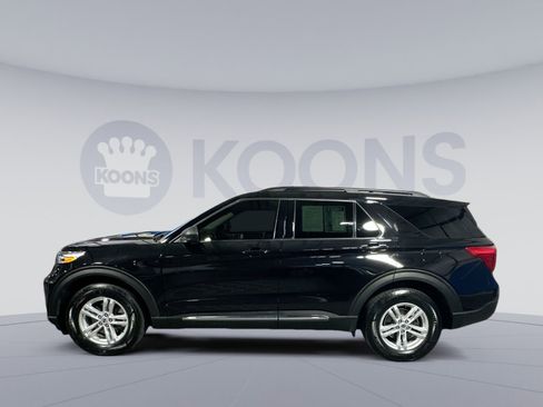 Used 2021 Ford Explorer XLT w/ Equipment Group 202A image 2