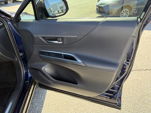 Certified 2023 Toyota Venza Limited image 28