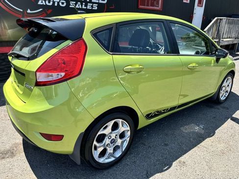 Used 2013 Ford Fiesta Titanium w/ Black Sport Appearance Pkg FWD image 7