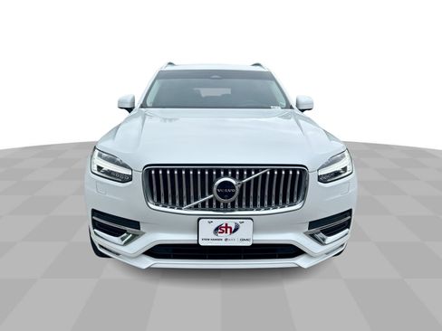 Used 2023 Volvo XC90 B6 Ultimate w/ Lounge Package AWD/4WD image 3