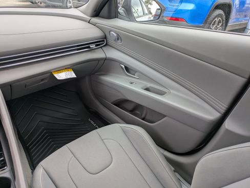 Certified 2025 Hyundai Elantra Sport image 15