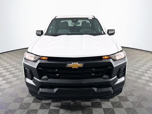 Used 2024 Chevrolet Colorado W/T image 2