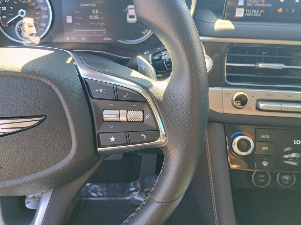 Used 2025 Genesis G70 2.5T AWD/4WD image 26