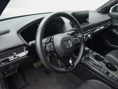 Used 2025 Honda Civic Sport image 14