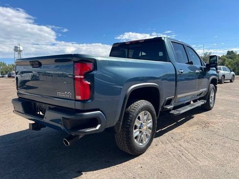 Used 2025 Chevrolet Silverado 2500 High Country w/ High Country Premium Package AWD/4WD image 5