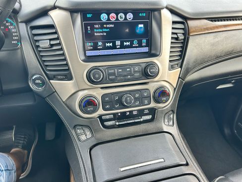 Used 2019 GMC Yukon XL Denali image 4