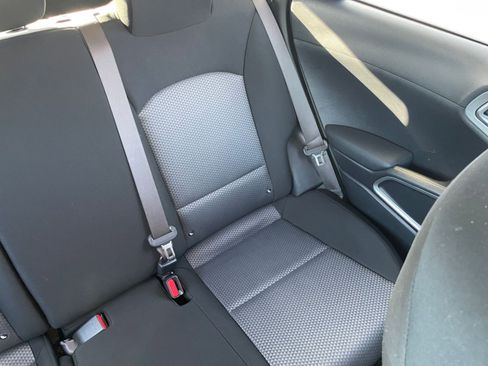 Used 2025 Kia Soul LX w/ LX Technology Package FWD image 35