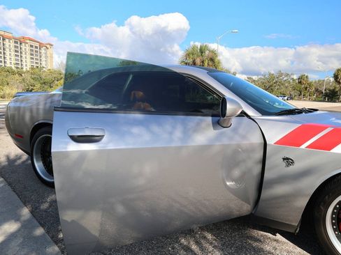 Used 2015 Dodge Challenger SRT Hellcat RWD image 61