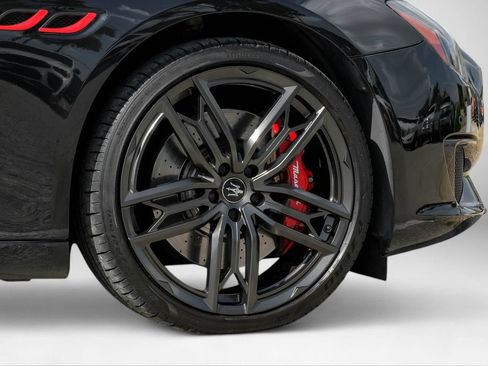 Used 2022 Maserati Quattroporte Trofeo RWD image 67