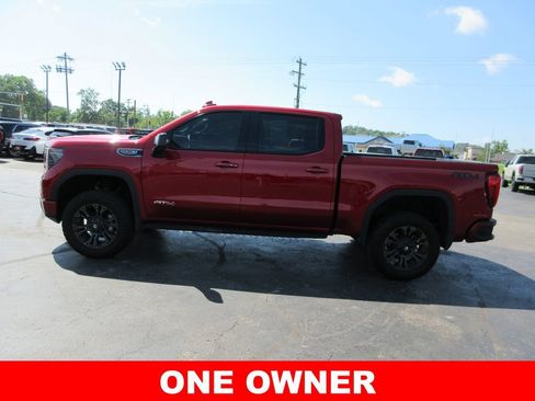 Used 2024 GMC Sierra 1500 AT4 w/ Technology Package AWD/4WD image 9