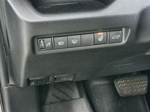 Used 2019 Toyota RAV4 XLE Premium w/ Cold Weather Package FWD image 17