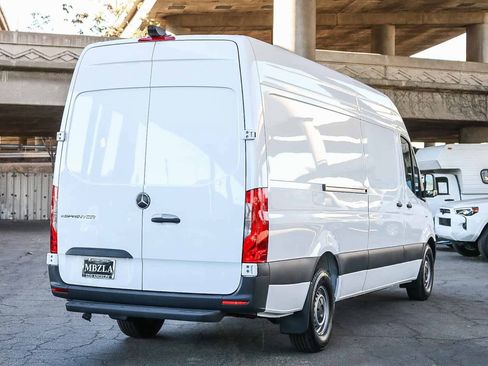 New 2024 Mercedes-Benz eSprinter 170 Cargo image 8