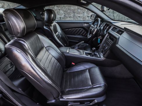 Used 2013 Ford Mustang GT Premium w/ Comfort Pkg image 35