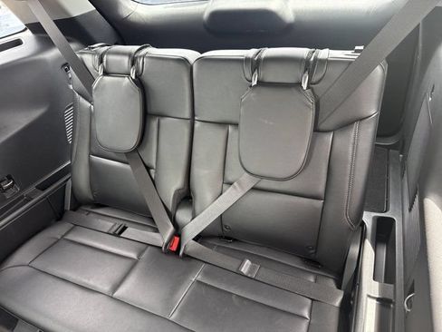 Used 2023 Ford Explorer Limited w/ Limited Technology Package AWD/4WD image 7