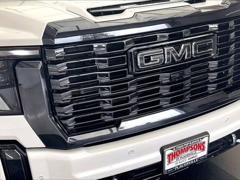 Used 2024 GMC Sierra 2500 Denali Ultimate AWD/4WD image 30