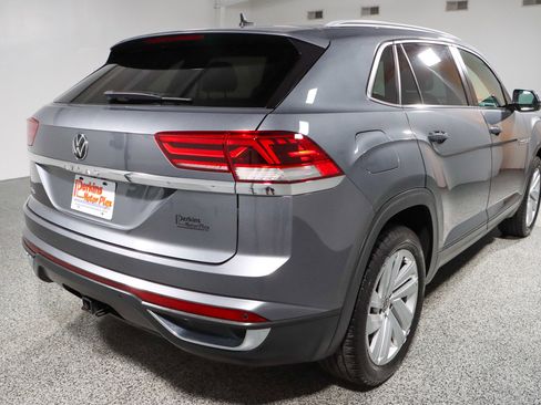 Used 2022 Volkswagen Atlas Cross Sport SE image 7