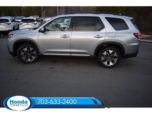 New 2026 Honda Pilot Touring image 4