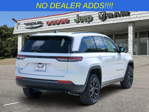 New 2026 Jeep Grand Cherokee Altitude AWD/4WD image 5