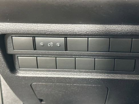 Used 2024 Mitsubishi Outlander ES image 21