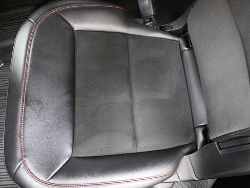 Used 2023 Ford Explorer ST-Line w/ Class IV Trailer Tow Package image 25