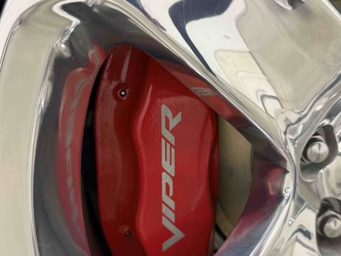 Used 2013 SRT Viper GTS w/ GTS Laguna Interior Pkg image 20