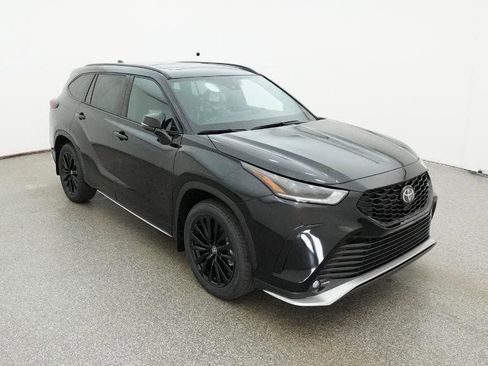 New 2026 Toyota Highlander XSE image 13