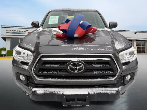 Used 2021 Toyota Tacoma SR5 RWD image 8
