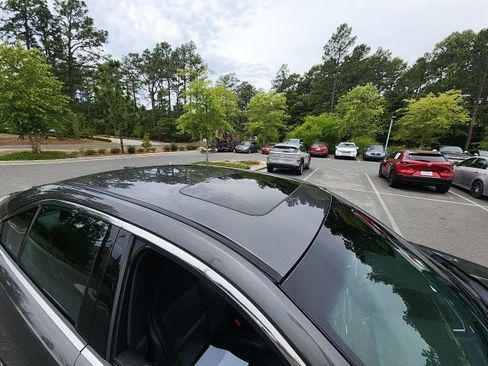 Used 2016 Ford Taurus Limited w/ Equipment Group 301A FWD image 22
