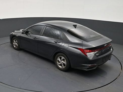 Used 2021 Hyundai Elantra SE FWD image 13