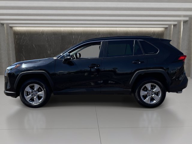 Used 2025 Toyota RAV4 XLE FWD image 2